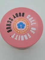 Exfoliante Corporal Soap & Glory Call of Fruity frutas tropicales e hibisco 10,1 oz - Imagen 4