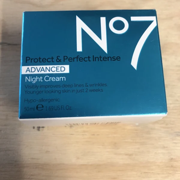 NO7 Protect & Perfect Intense Advanced