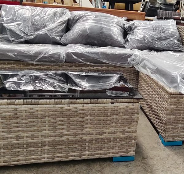 Set de Terraza Premium en Ratán Sintético – Sofá Modular + Mesa de Centro 